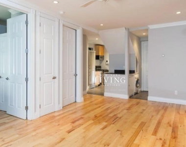 Avenue B - Photo Thumbnail 4