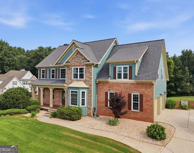 8205 Applewood Court - Photo Thumbnail 2