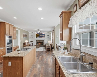 8205 Applewood Court - Photo Thumbnail 13