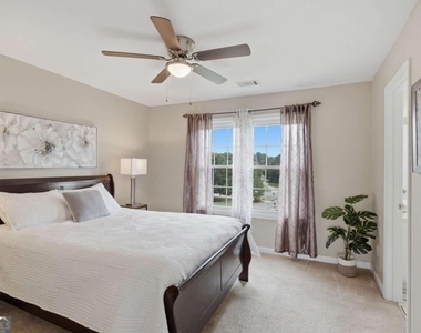 8205 Applewood Court - Photo Thumbnail 21