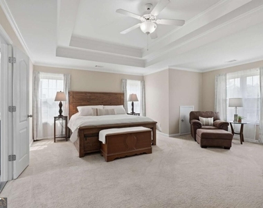 8205 Applewood Court - Photo Thumbnail 15