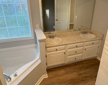 3033 Winding Grove Drive - Photo Thumbnail 13
