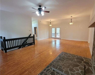140 Byers Street - Photo Thumbnail 2