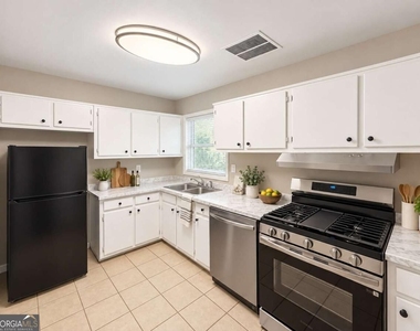 2319 Collier Drive - Photo Thumbnail 3