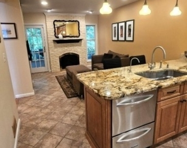 55 Hampshire Dr - Photo Thumbnail 3