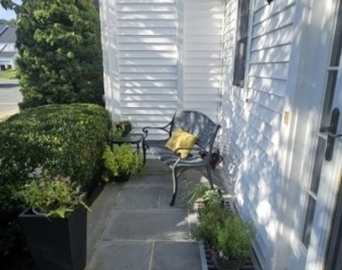 55 Hampshire Dr - Photo Thumbnail 1