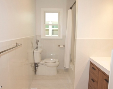 426 Laurita St - Photo Thumbnail 11