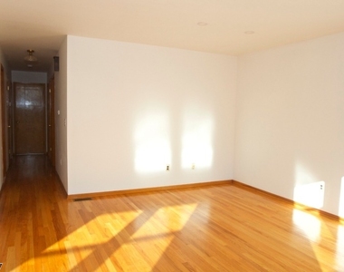 426 Laurita St - Photo Thumbnail 4