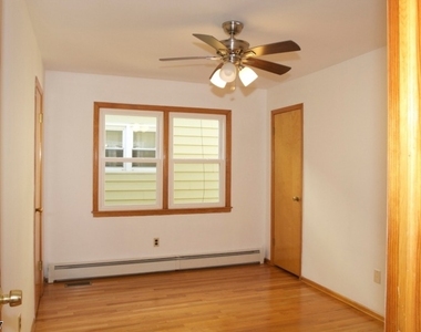 426 Laurita St - Photo Thumbnail 9