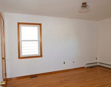 426 Laurita St - Photo Thumbnail 15