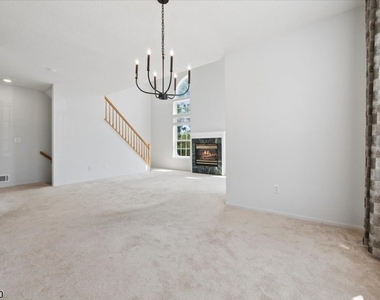 82 Hancock Dr - Photo Thumbnail 13