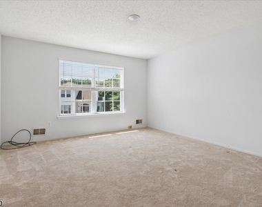 82 Hancock Dr - Photo Thumbnail 33