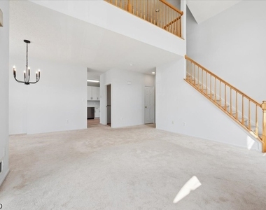 82 Hancock Dr - Photo Thumbnail 5