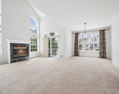82 Hancock Dr - Photo Thumbnail 8
