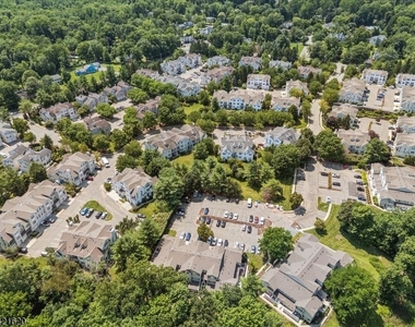 82 Hancock Dr - Photo Thumbnail 38