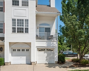 82 Hancock Dr - Photo Thumbnail 36