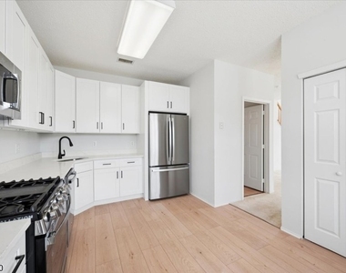 82 Hancock Dr - Photo Thumbnail 21