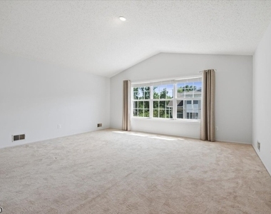 82 Hancock Dr - Photo Thumbnail 27