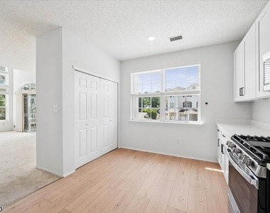 82 Hancock Dr - Photo Thumbnail 23