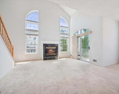 82 Hancock Dr - Photo Thumbnail 6
