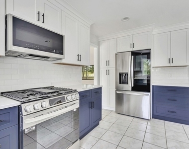 136 Carlough Rd - Photo Thumbnail 12