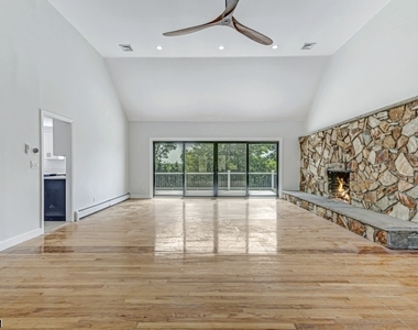 136 Carlough Rd - Photo Thumbnail 4