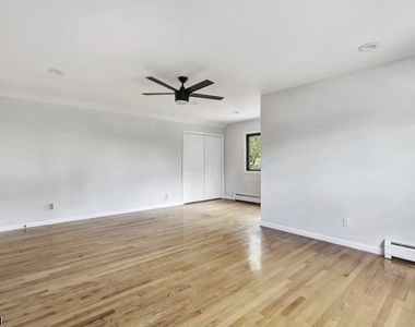 136 Carlough Rd - Photo Thumbnail 17