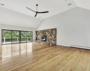 136 Carlough Rd - Photo Thumbnail 7