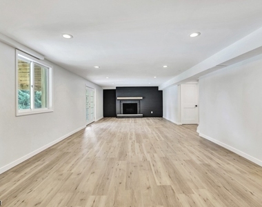 136 Carlough Rd - Photo Thumbnail 22