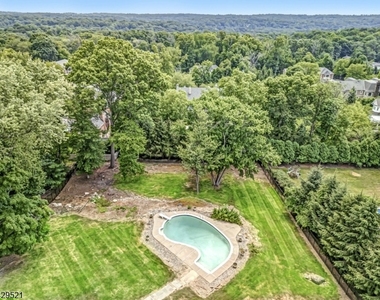 136 Carlough Rd - Photo Thumbnail 27