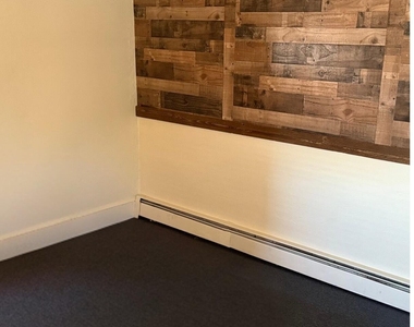 624 Main Street - Photo Thumbnail 9