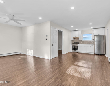 1411 3rd Avenue - Photo Thumbnail 3
