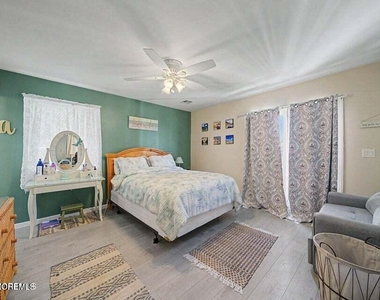 268 Fremont Avenue - Photo Thumbnail 7