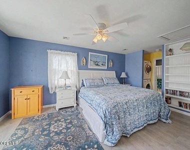268 Fremont Avenue - Photo Thumbnail 10