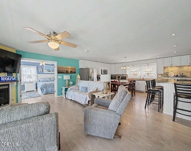268 Fremont Avenue - Photo Thumbnail 3