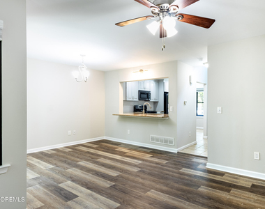 1103 Arlington Drive - Photo Thumbnail 5