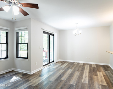 1103 Arlington Drive - Photo Thumbnail 6