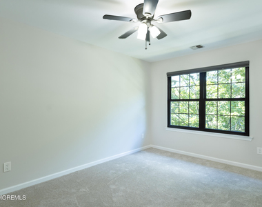 1103 Arlington Drive - Photo Thumbnail 21