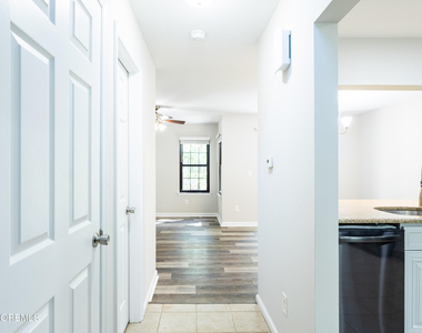 1103 Arlington Drive - Photo Thumbnail 4