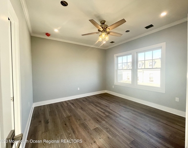 150 Navesink Avenue - Photo Thumbnail 8