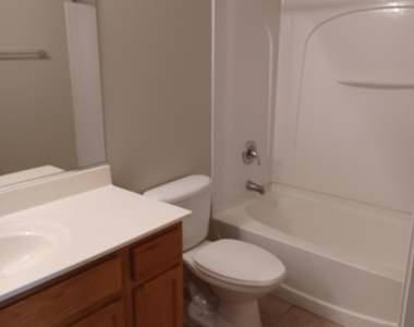 16953 W Bristol Lane - Photo Thumbnail 8