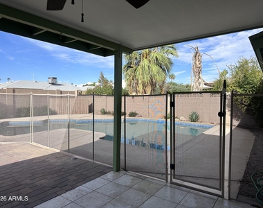 308 E Ellis Drive - Photo Thumbnail 24