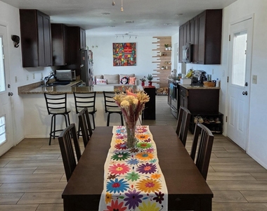 308 E Ellis Drive - Photo Thumbnail 6