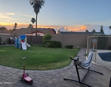 308 E Ellis Drive - Photo Thumbnail 21
