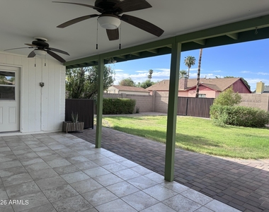 308 E Ellis Drive - Photo Thumbnail 18