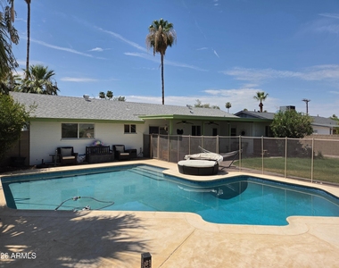 308 E Ellis Drive - Photo Thumbnail 22