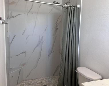 308 E Ellis Drive - Photo Thumbnail 12