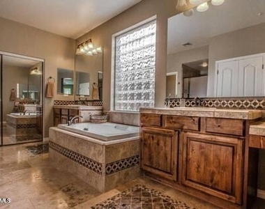 4112 E Saraband Way - Photo Thumbnail 6