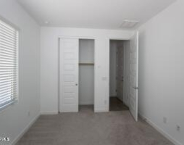 6336 W Warner Street - Photo Thumbnail 17