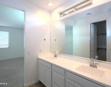 6336 W Warner Street - Photo Thumbnail 10